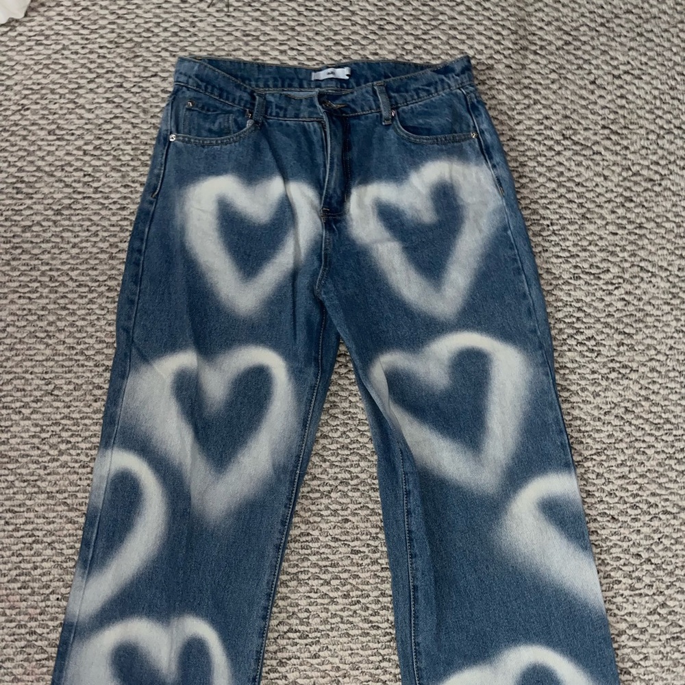 I believe Wide leg. Only worn once! Size 12 i believe.